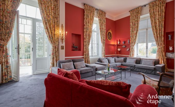 Wundersch�n renoviertes Schloss mit Pool in Nassogne, Ardennen