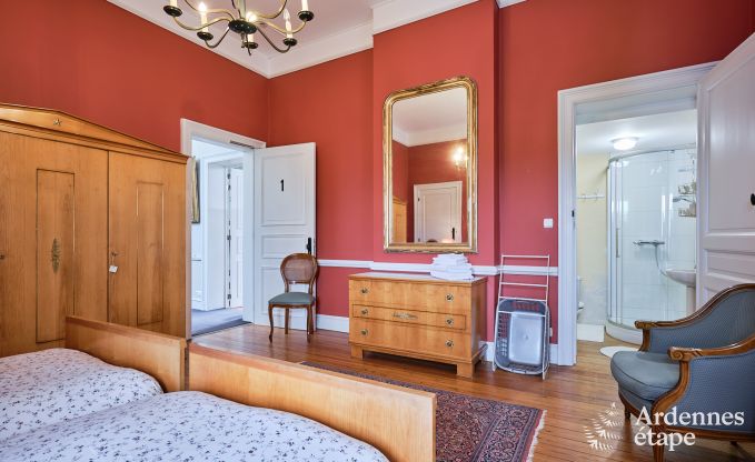 Wundersch�n renoviertes Schloss mit Pool in Nassogne, Ardennen