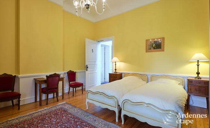 Wundersch�n renoviertes Schloss mit Pool in Nassogne, Ardennen