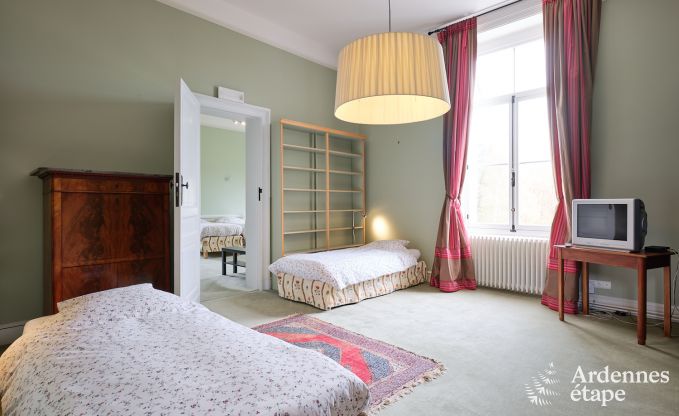 Wundersch�n renoviertes Schloss mit Pool in Nassogne, Ardennen