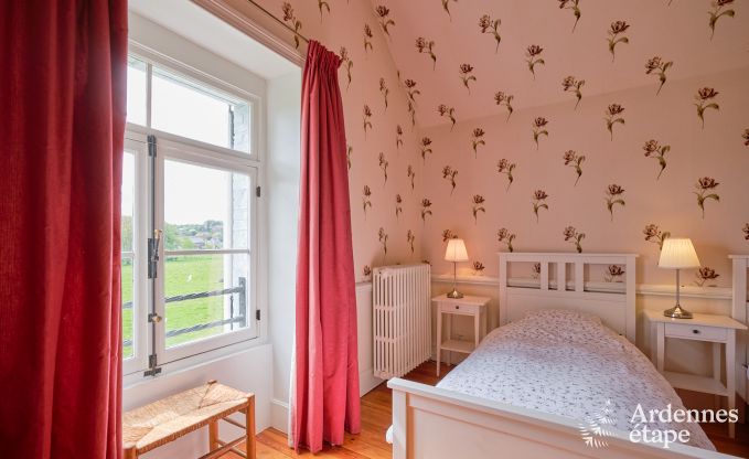 Wundersch�n renoviertes Schloss mit Pool in Nassogne, Ardennen