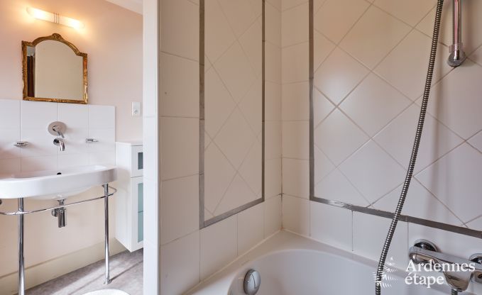 Wundersch�n renoviertes Schloss mit Pool in Nassogne, Ardennen