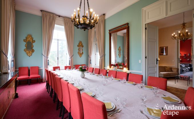 Wundersch�n renoviertes Schloss mit Pool in Nassogne, Ardennen