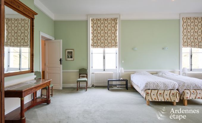 Wundersch�n renoviertes Schloss mit Pool in Nassogne, Ardennen