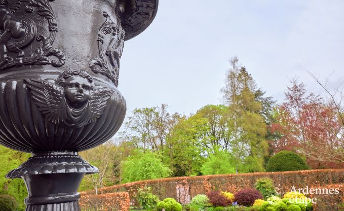 Wundersch�n renoviertes Schloss mit Pool in Nassogne, Ardennen