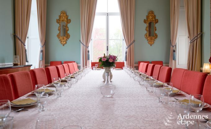 Wundersch�n renoviertes Schloss mit Pool in Nassogne, Ardennen