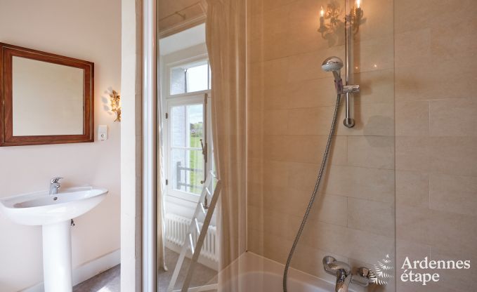 Wundersch�n renoviertes Schloss mit Pool in Nassogne, Ardennen