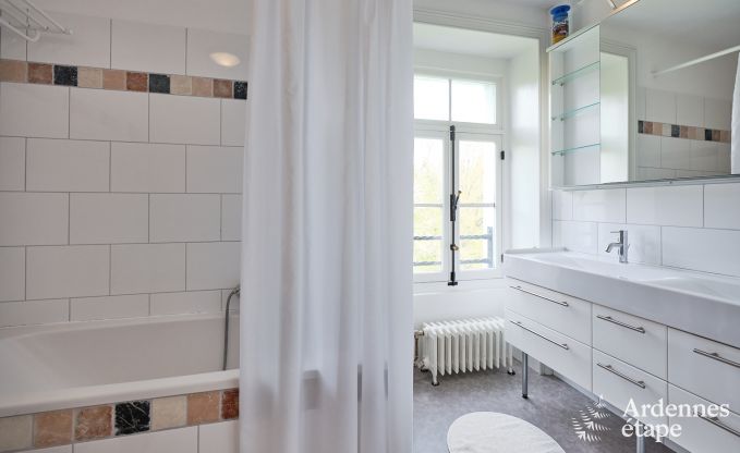 Wundersch�n renoviertes Schloss mit Pool in Nassogne, Ardennen