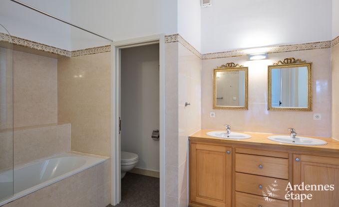 Wundersch�n renoviertes Schloss mit Pool in Nassogne, Ardennen