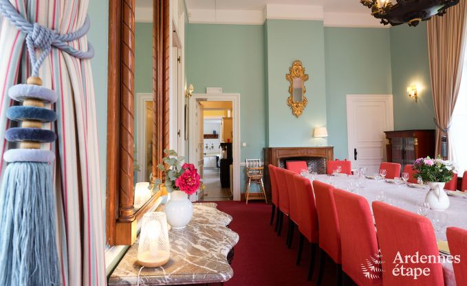 Wundersch�n renoviertes Schloss mit Pool in Nassogne, Ardennen