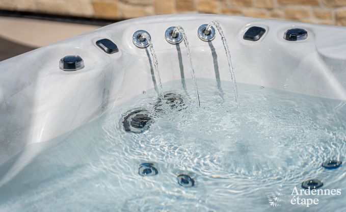 Luxuri�se Villa in Nassogne mit Jacuzzi, 6 Schlafzimmern und 6 Badezimmern