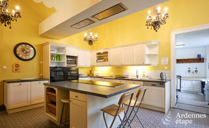 Wunderschn renoviertes Schloss mit Pool in Nassogne, Ardennen