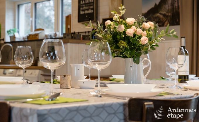 Komfortables Ferienhaus in Neufchateau, ideal fr 15 Personen, mit Whirlpool, Sauna und Spielmglichkeiten