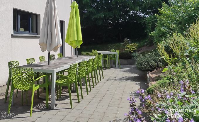 Komfortables Ferienhaus in Neufchateau, ideal fr 15 Personen, mit Whirlpool, Sauna und Spielmglichkeiten