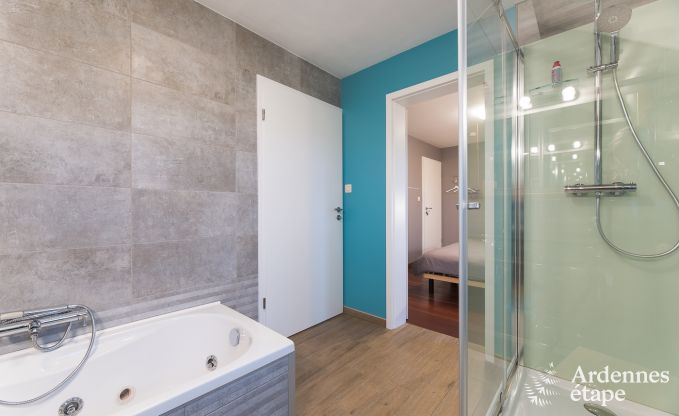 Komfortables Ferienhaus in Neufchateau, ideal fr 15 Personen, mit Whirlpool, Sauna und Spielmglichkeiten