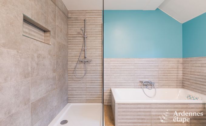 Komfortables Ferienhaus in Neufchateau, ideal fr 15 Personen, mit Whirlpool, Sauna und Spielmglichkeiten