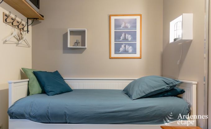 Komfortables Ferienhaus in Neufchateau, ideal fr 15 Personen, mit Whirlpool, Sauna und Spielmglichkeiten