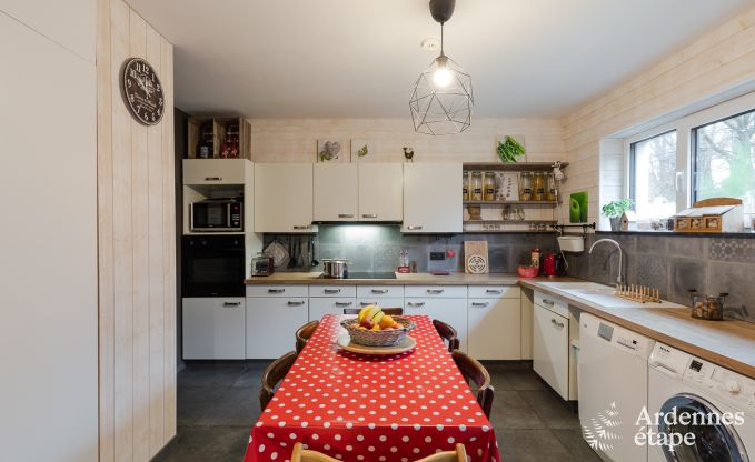 Komfortables Ferienhaus in Neufchateau, ideal fr 15 Personen, mit Whirlpool, Sauna und Spielmglichkeiten