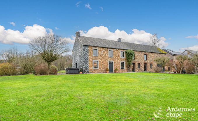 Ferienvilla in Ohey: luxuri�ser Aufenthalt f�r 10 Personen mit Sauna, Jacuzzi und privatem Garten