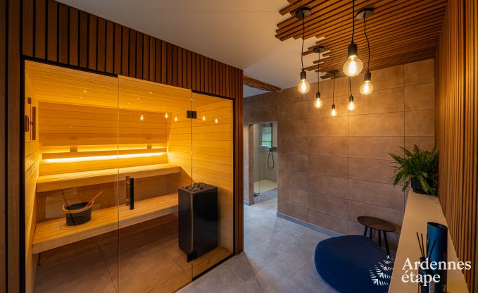 Ferienvilla in Ohey: luxuri�ser Aufenthalt f�r 10 Personen mit Sauna, Jacuzzi und privatem Garten