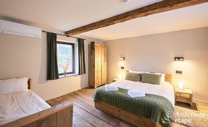 Wunderbar Ferienhaus in Onhaye mit Pool, Jacuzzi, Sauna und Spielzimmer f�r 14 Personen in der N�he von Dinant