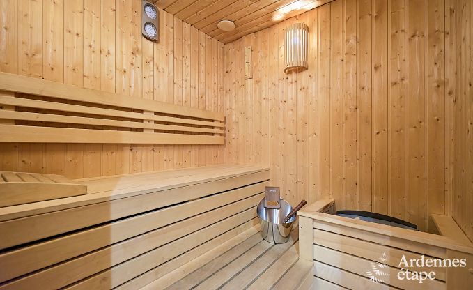 Wunderbar Ferienhaus in Onhaye mit Pool, Jacuzzi, Sauna und Spielzimmer f�r 14 Personen in der N�he von Dinant