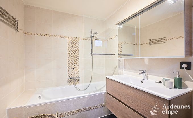 Wunderbar Ferienhaus in Onhaye mit Pool, Jacuzzi, Sauna und Spielzimmer f�r 14 Personen in der N�he von Dinant