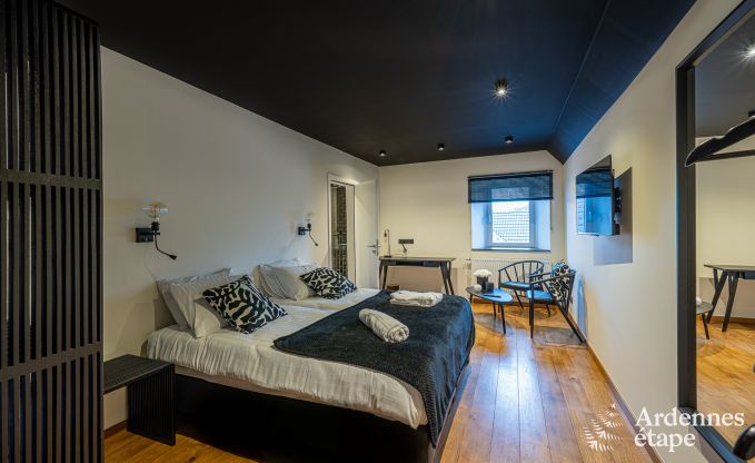 Luxus Schloss fr 30 Personen in Ouffet mit 14 Schlafzimmern, 12 Badezimmern, Hallenbad, Sauna und Privatgarten