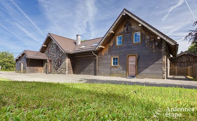 Gerumiges Chalet in Ovifat, Ardennen, 16 Personen, 8 Schlafzimmer, 3 Badezimmer, Sauna, Billard, Garten mit privater Terrasse