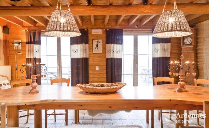 Gerumiges Chalet in Ovifat, Ardennen, 16 Personen, 8 Schlafzimmer, 3 Badezimmer, Sauna, Billard, Garten mit privater Terrasse