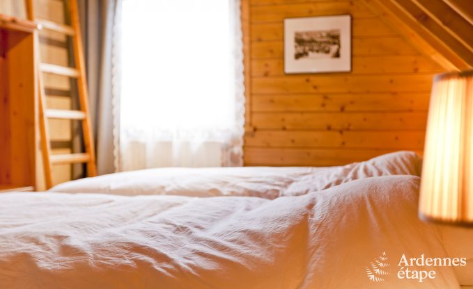 Gerumiges Chalet in Ovifat, Ardennen, 16 Personen, 8 Schlafzimmer, 3 Badezimmer, Sauna, Billard, Garten mit privater Terrasse