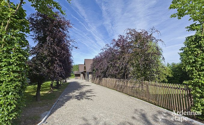 Gerumiges Chalet in Ovifat, Ardennen, 16 Personen, 8 Schlafzimmer, 3 Badezimmer, Sauna, Billard, Garten mit privater Terrasse