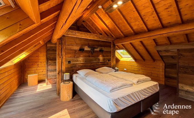Gerumiges Chalet in Ovifat, Ardennen, 16 Personen, 8 Schlafzimmer, 3 Badezimmer, Sauna, Billard, Garten mit privater Terrasse