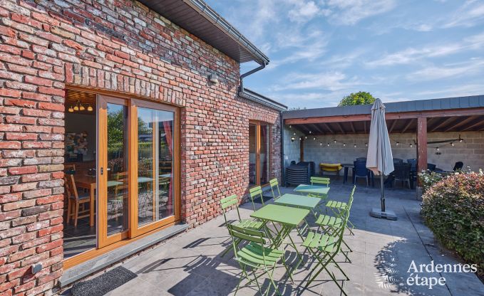 Ger�umiges und modernes Ferienhaus aus Naturstein in Ovifat, Hohes Venn