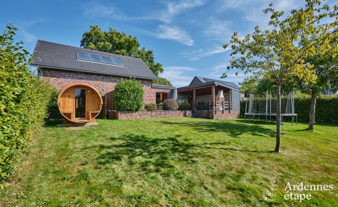 Ger�umiges und modernes Ferienhaus aus Naturstein in Ovifat, Hohes Venn