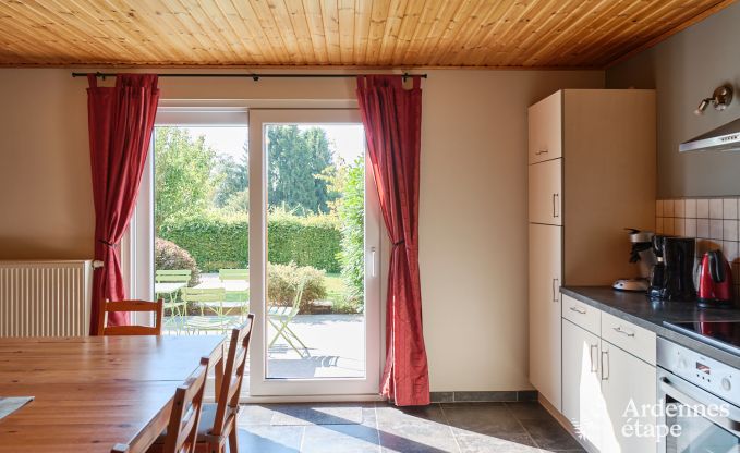 Ger�umiges und modernes Ferienhaus aus Naturstein in Ovifat, Hohes Venn