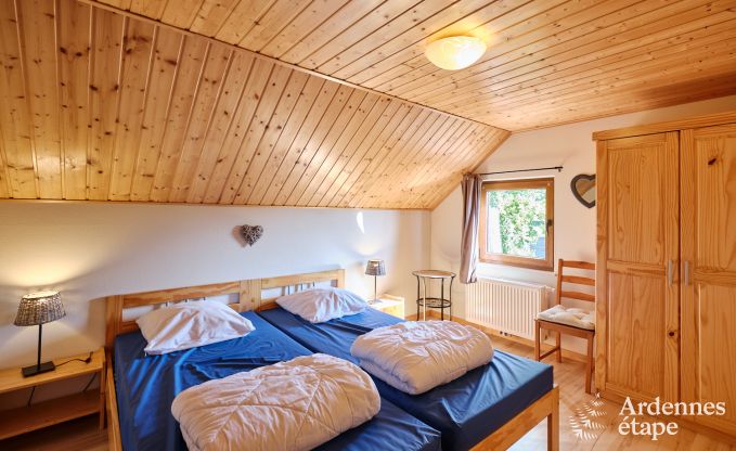 Ger�umiges und modernes Ferienhaus aus Naturstein in Ovifat, Hohes Venn