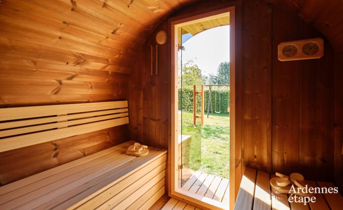 Ger�umiges und modernes Ferienhaus aus Naturstein in Ovifat, Hohes Venn