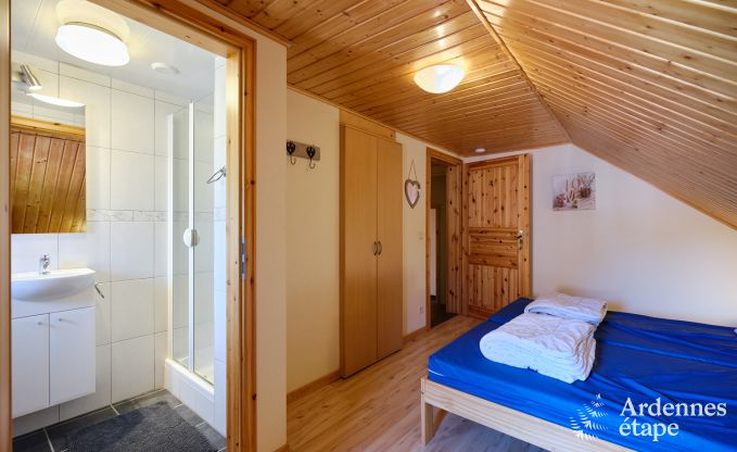 Ger�umiges und modernes Ferienhaus aus Naturstein in Ovifat, Hohes Venn