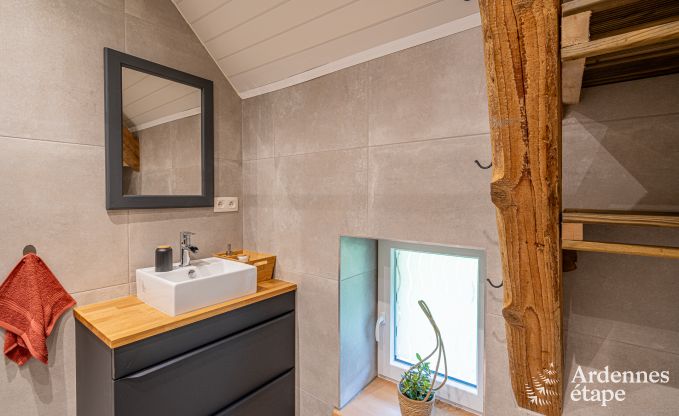 Gem�tliches Ferienhaus in Paliseul mit Whirlpool, geeignet f�r Gruppen und Familien, umgeben von Natur