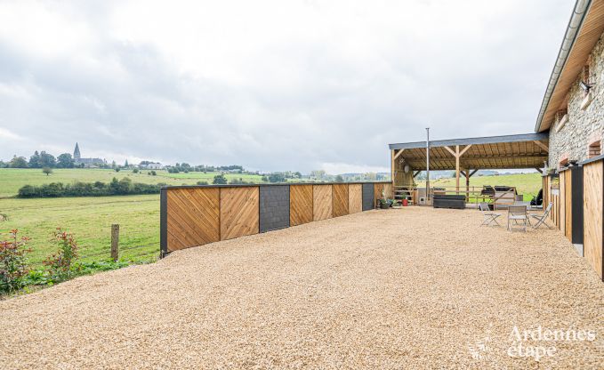 Gem�tliches Ferienhaus in Paliseul mit Whirlpool, geeignet f�r Gruppen und Familien, umgeben von Natur