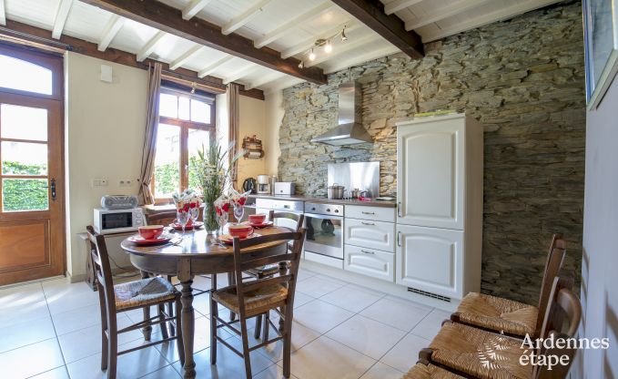 Luxuriöses Ferienhaus in altem Bauernhaus für 6/8 Personen in Paliseul