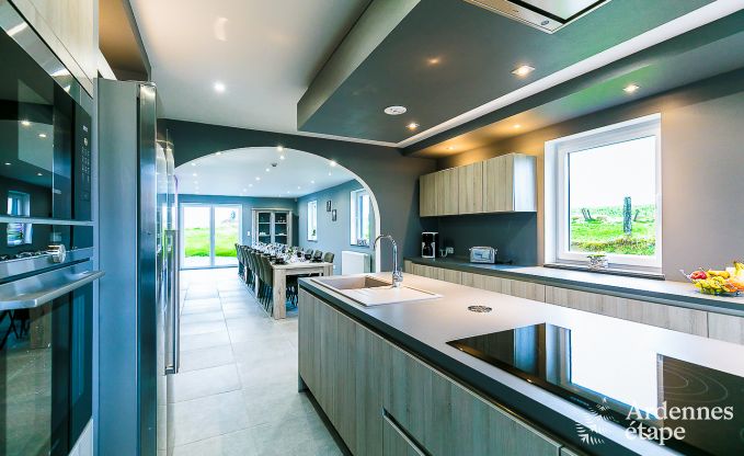 Luxus-Ferienhaus Paliseul 28 Pers. Ardennen Schwimmbad Wellness Behinderten gerecht