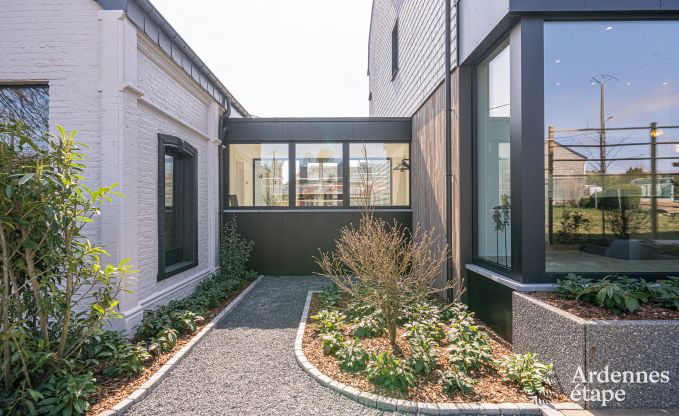 Moderne Ferienwohnung in Paliseul fr 14 Personen mit Schwimmbad, Spielzimmer und Nhe zum Bcherdorf Redu in den Ardennen