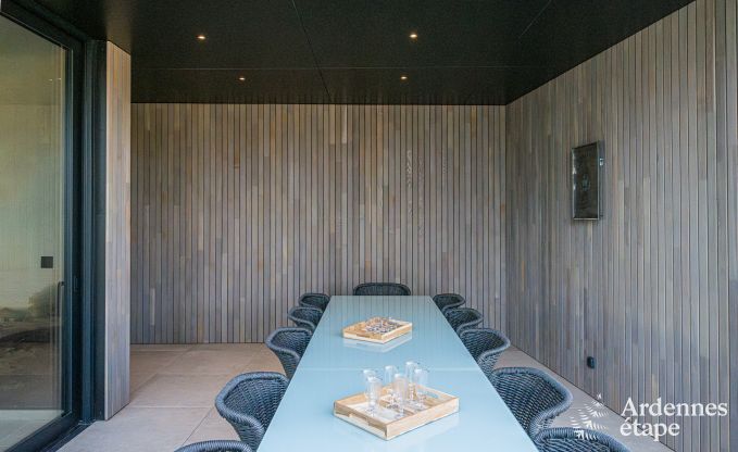 Moderne Ferienwohnung in Paliseul fr 14 Personen mit Schwimmbad, Spielzimmer und Nhe zum Bcherdorf Redu in den Ardennen