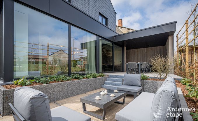 Moderne Ferienwohnung in Paliseul fr 14 Personen mit Schwimmbad, Spielzimmer und Nhe zum Bcherdorf Redu in den Ardennen