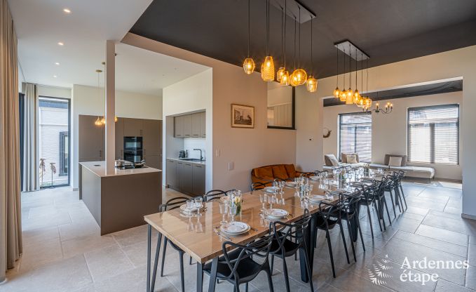 Moderne Ferienwohnung in Paliseul fr 14 Personen mit Schwimmbad, Spielzimmer und Nhe zum Bcherdorf Redu in den Ardennen