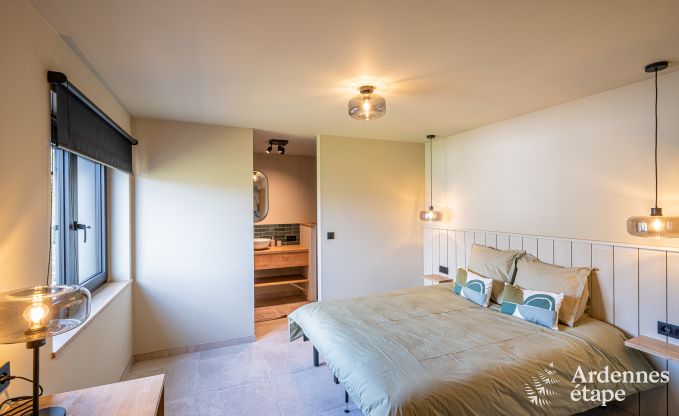 Moderne Ferienwohnung in Paliseul fr 14 Personen mit Schwimmbad, Spielzimmer und Nhe zum Bcherdorf Redu in den Ardennen