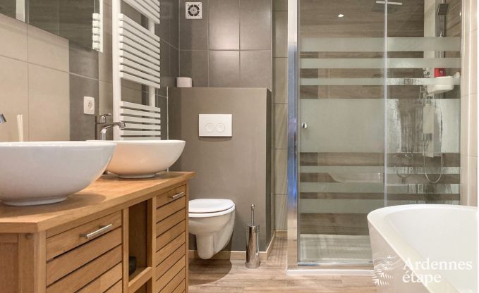 Charmante Ferienvermietung f�r 8 Personen in Paliseul: Ferienhaus mit Freizeiteinrichtungen im Herzen der Ardennen