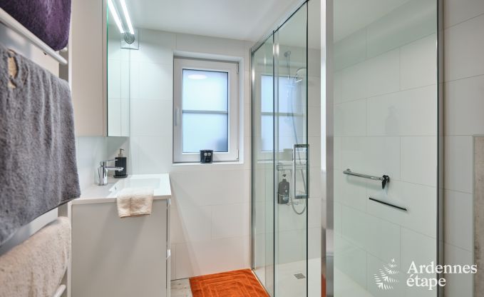 Gemtliches Chalet in Porcheresse mit beheiztem Pool und Platz fr 4 Personen in den Ardennen